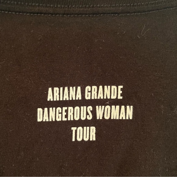 Ariana Grande FOREVER GIRL concert tee Dangerous Woman Tour 2017 - Picture 2 of 5